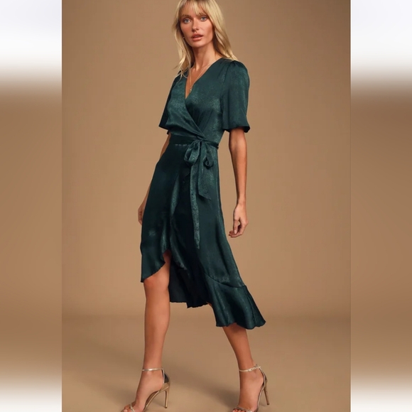 Lulus Dresses & Skirts - Emerald Dress from Lulu’s. EUC